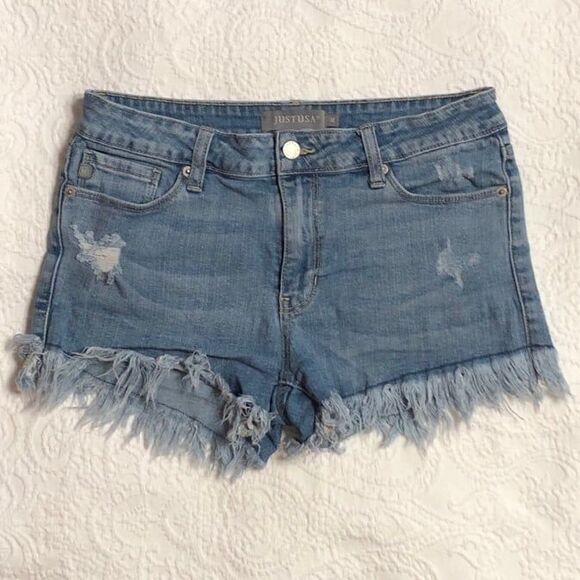 JUST USA Denim Jean Shorts Size 26/Medium Distressed Fringe Bottom - Picture 1 of 6